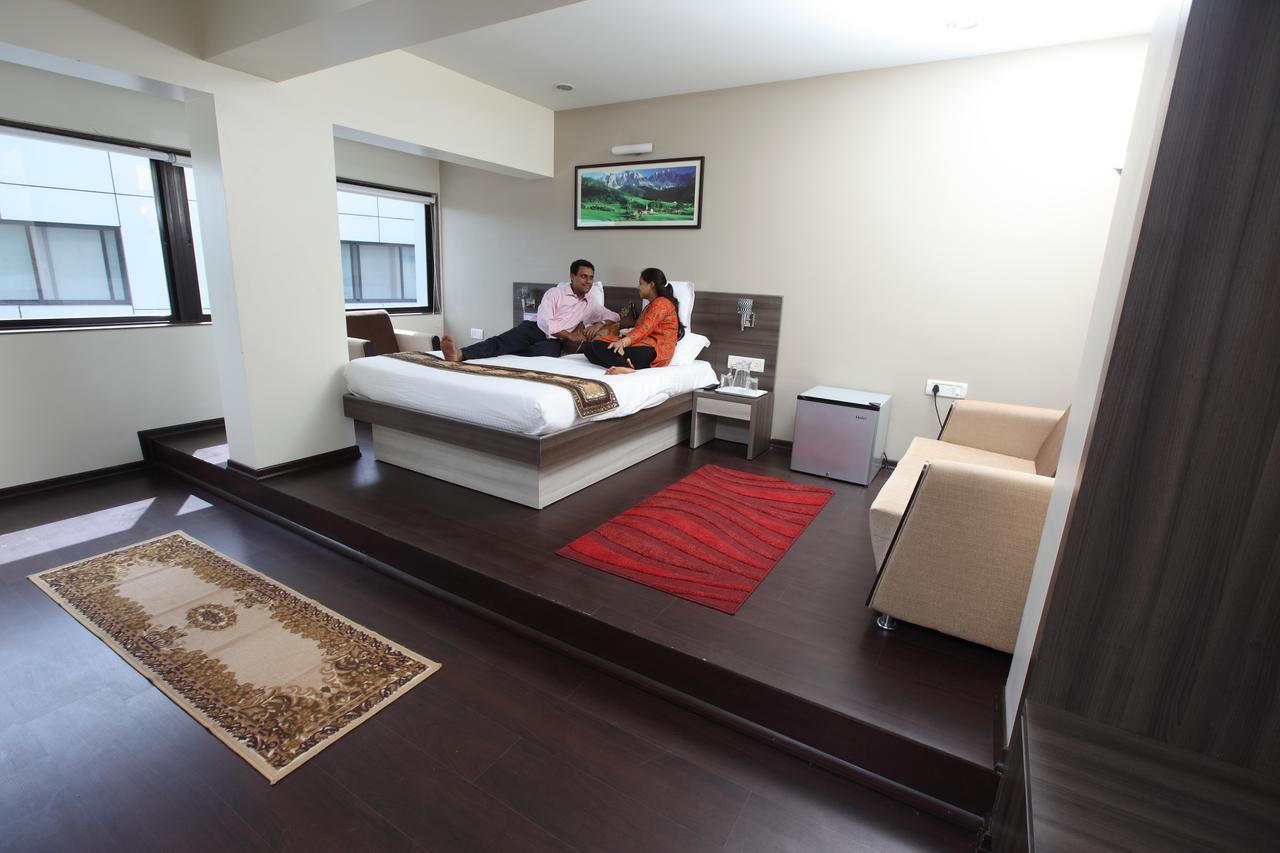 Motel Visava Mahad Номер фото