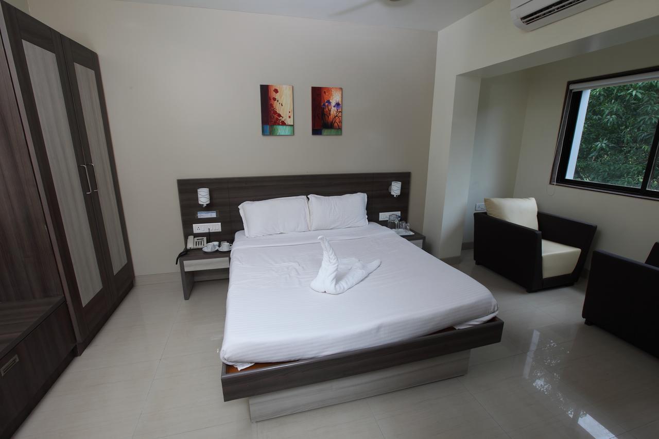 Motel Visava Mahad Екстер'єр фото