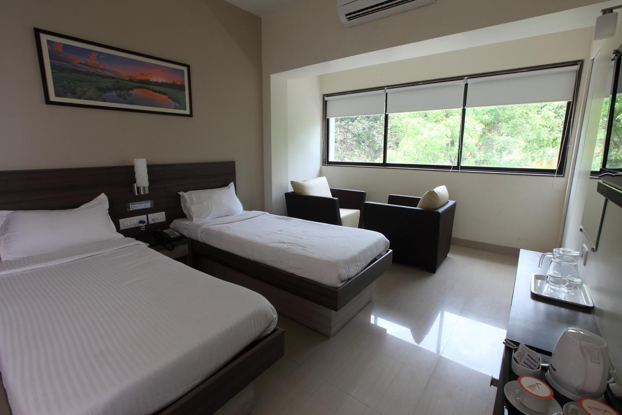 Motel Visava Mahad Екстер'єр фото